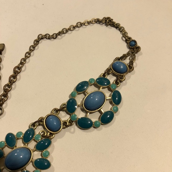 Beautiful turquoise colored necklace statement - Picture 7 of 7